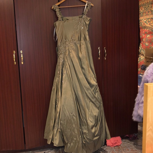 Evening dress - Picture 4 of 5